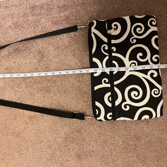 Janine King Designs crossbody zippered purse with pocket in black and white - Picture 7 of 9